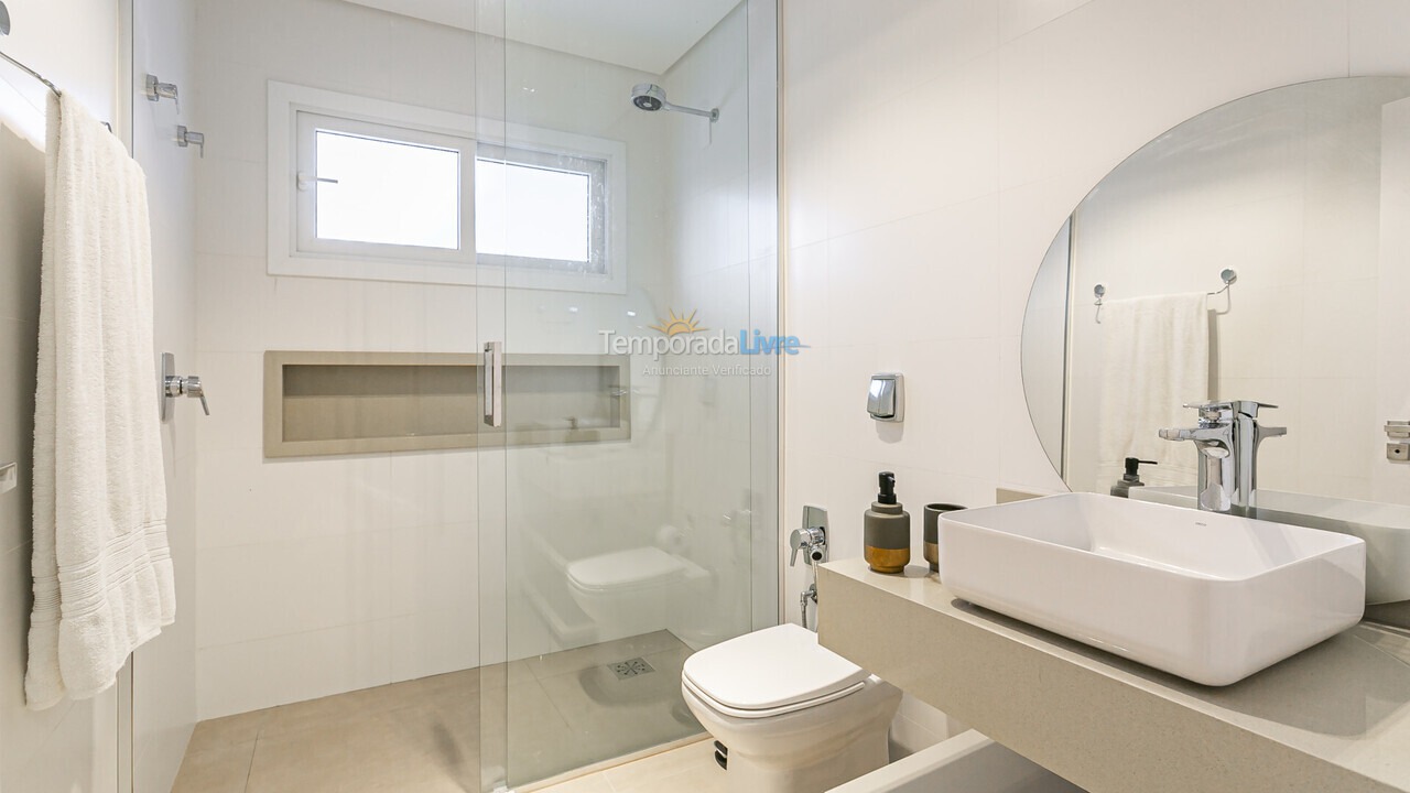 Casa para aluguel de temporada em Florianopolis (Jurerê Internacional)