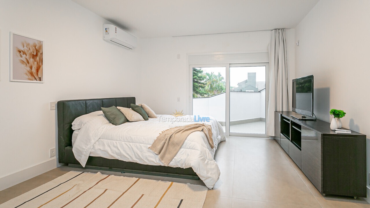 Casa para aluguel de temporada em Florianopolis (Jurerê Internacional)