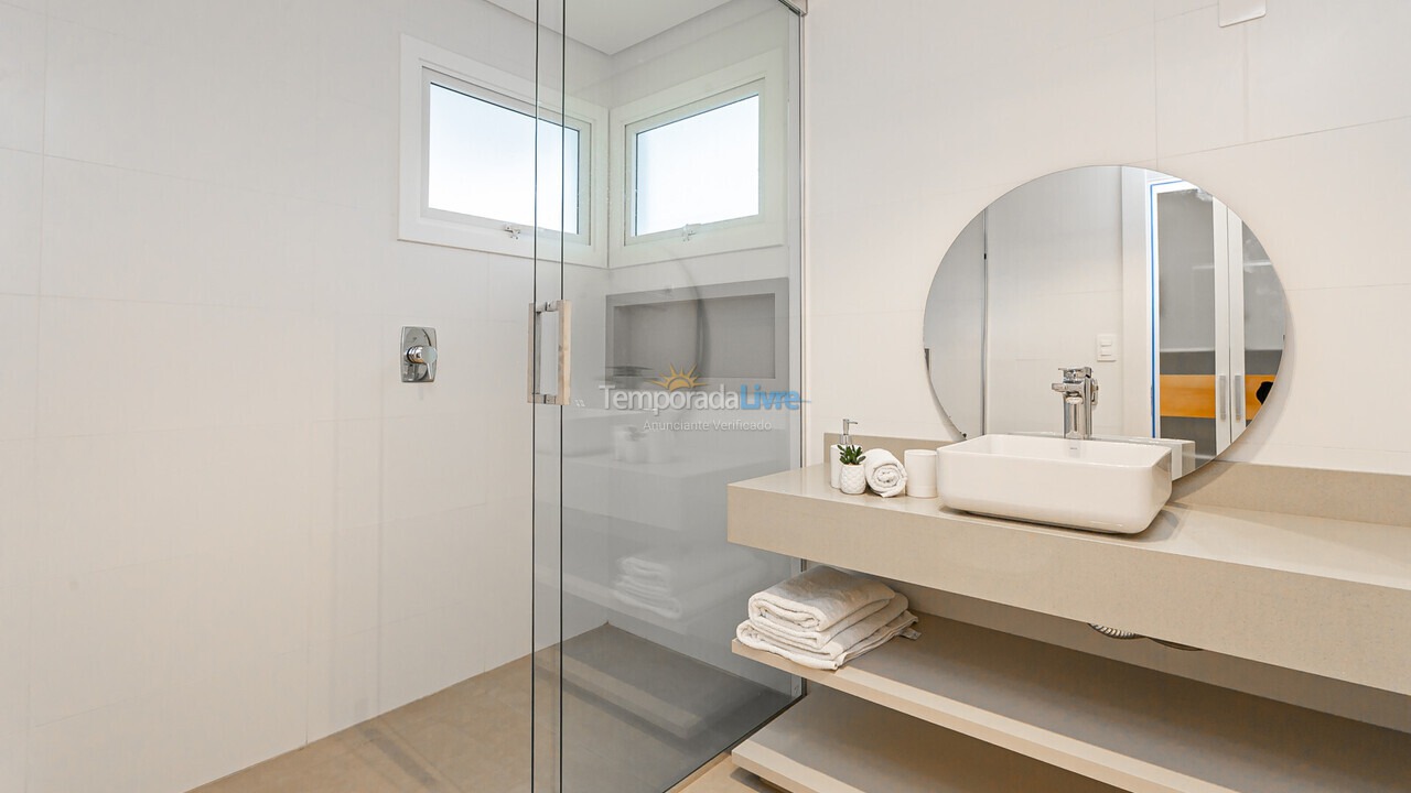 Casa para aluguel de temporada em Florianopolis (Jurerê Internacional)