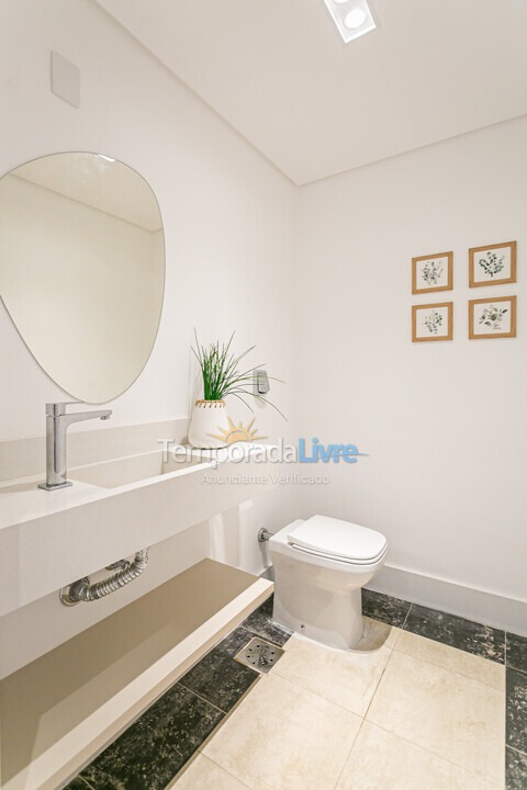 Casa para aluguel de temporada em Florianopolis (Jurerê Internacional)