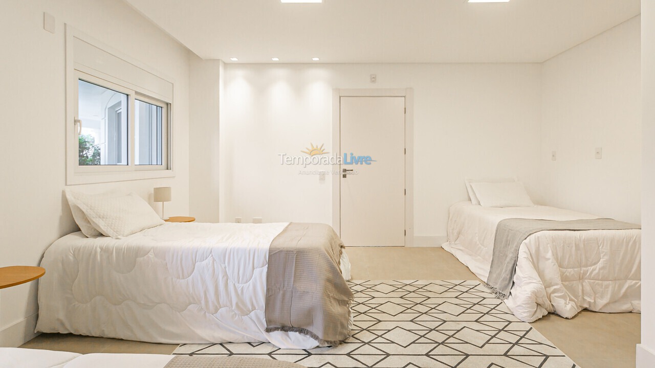 Casa para aluguel de temporada em Florianopolis (Jurerê Internacional)