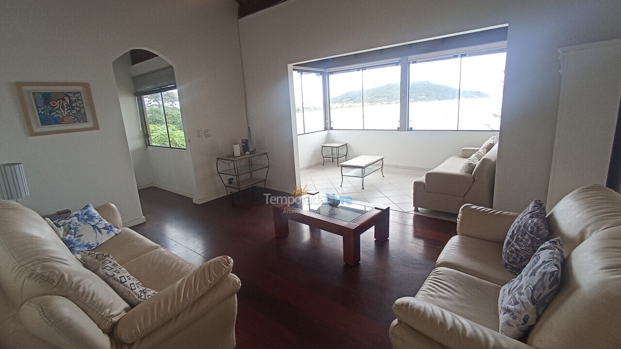 Casa para aluguel de temporada em Florianópolis (Lagoinha)