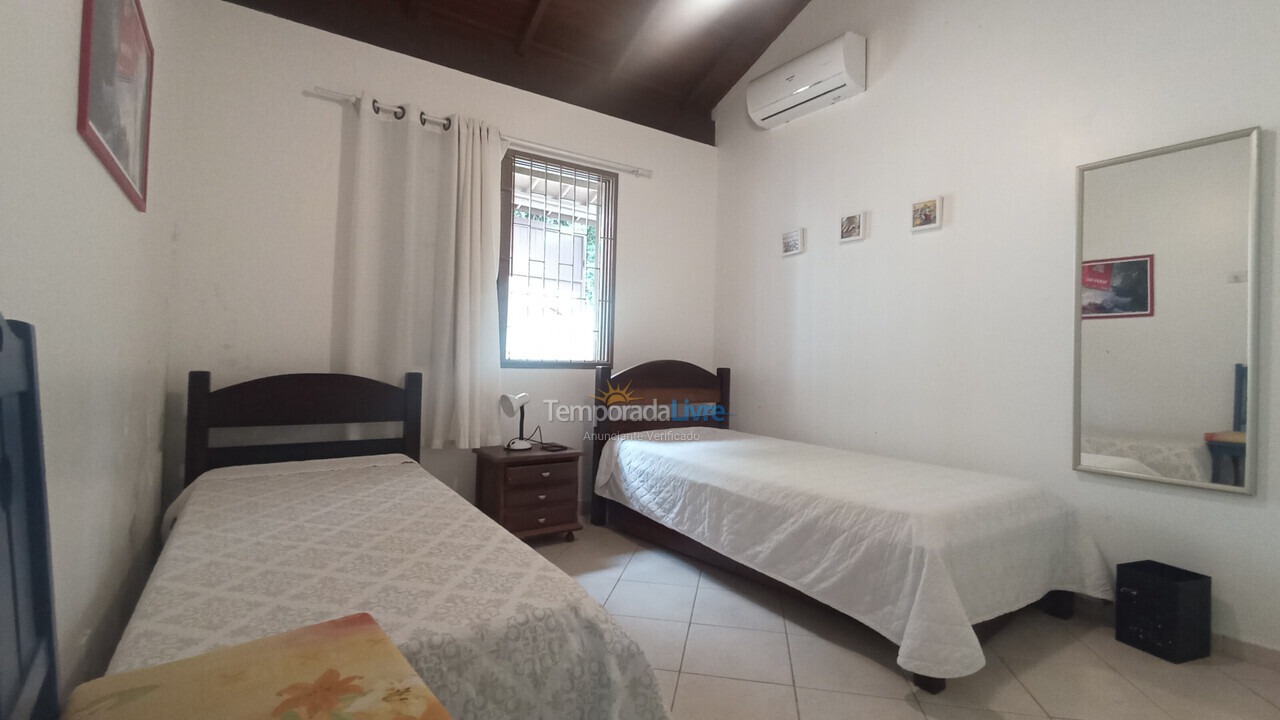 Casa para aluguel de temporada em Florianópolis (Lagoinha)