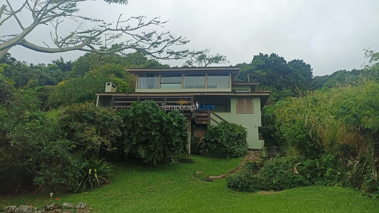 Casa para aluguel de temporada em Florianópolis (Lagoinha)