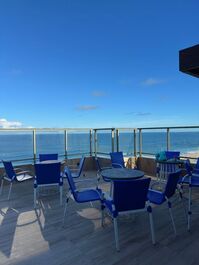 Studio decorado na orla de Salvador