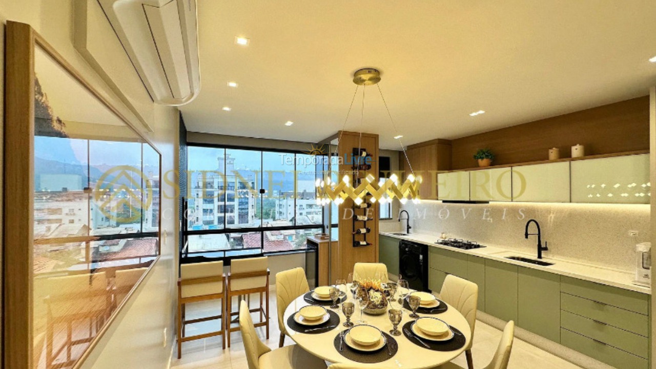 Casa para aluguel de temporada em Bombinhas (Praia de Bombas)