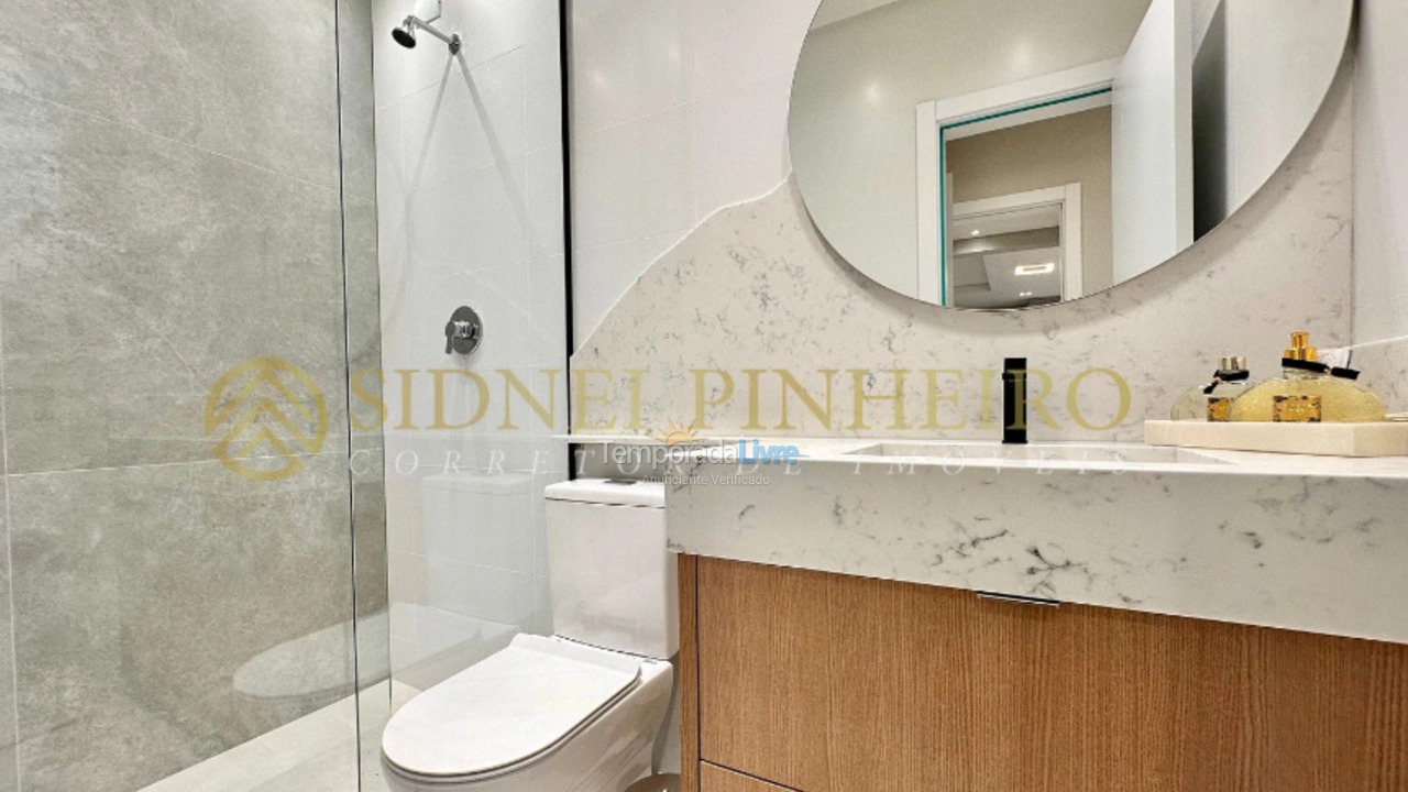 Casa para aluguel de temporada em Bombinhas (Praia de Bombas)