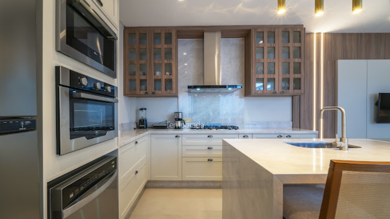 Apartment for vacation rental in Bombinhas (Mariscal)