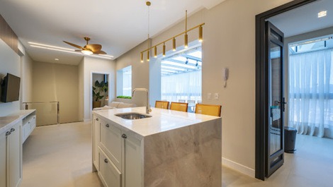 DUPLEX PENTHOUSE WITH PRIVATE JACUZZI ON MARISCAL BEACH