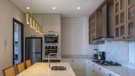 DUPLEX PENTHOUSE WITH PRIVATE JACUZZI ON MARISCAL BEACH