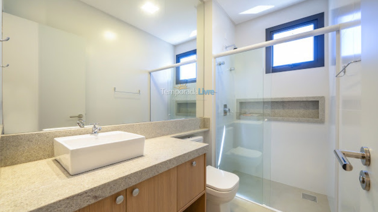 Apartment for vacation rental in Bombinhas (Mariscal)