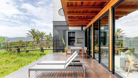 CASA FRENTE MAR NA PRAIA DE MARISCAL