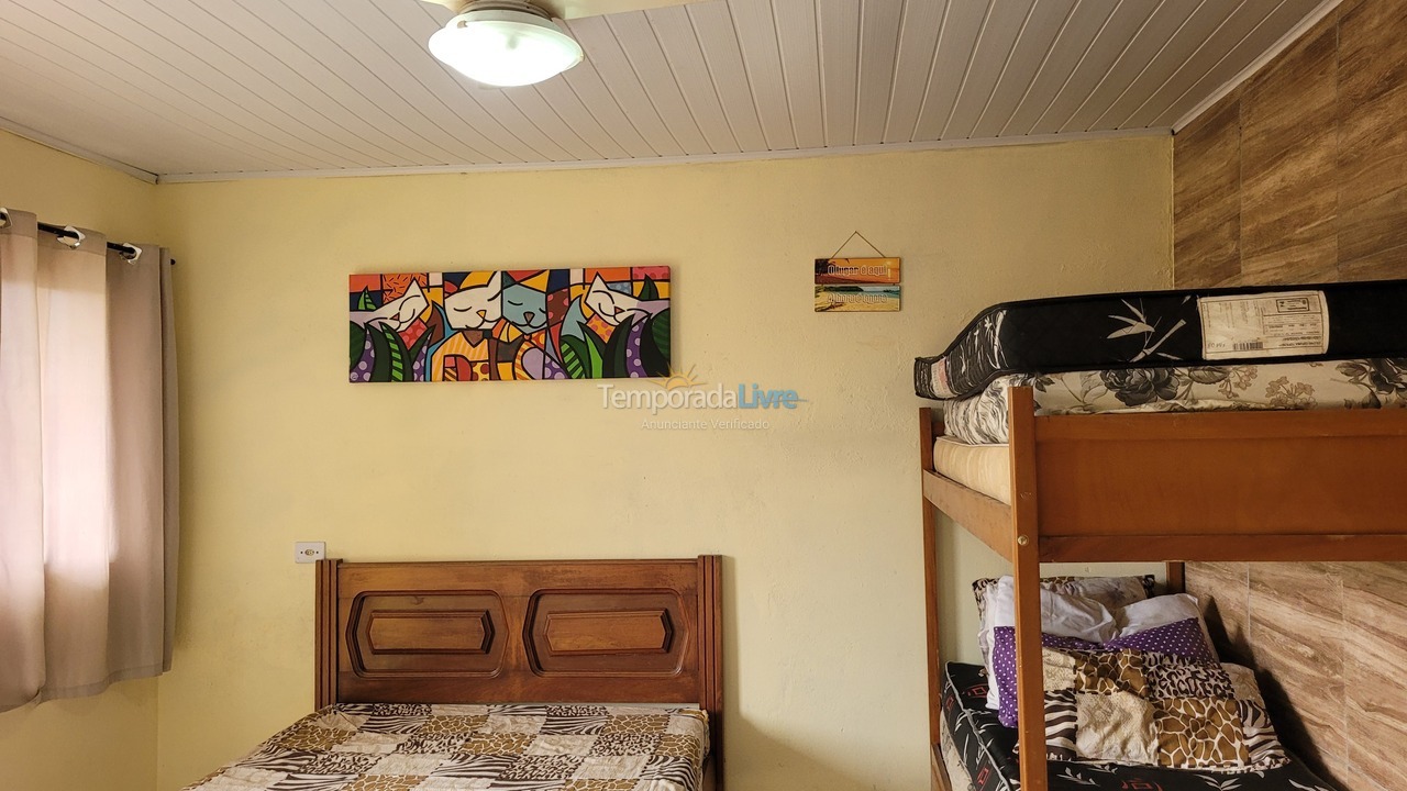 House for vacation rental in Praia Grande (Vila Mirim)