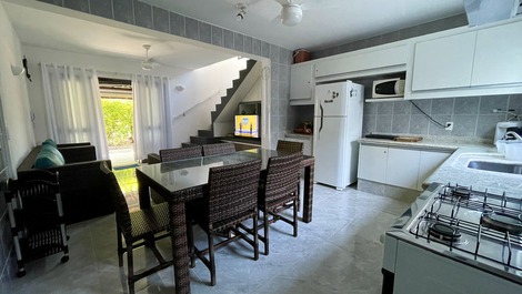 ADORABLE ADOSADO EN CONDOMINIO CERRADO A 30M DE LA ARENA DE LA PLAYA CON WI-FI