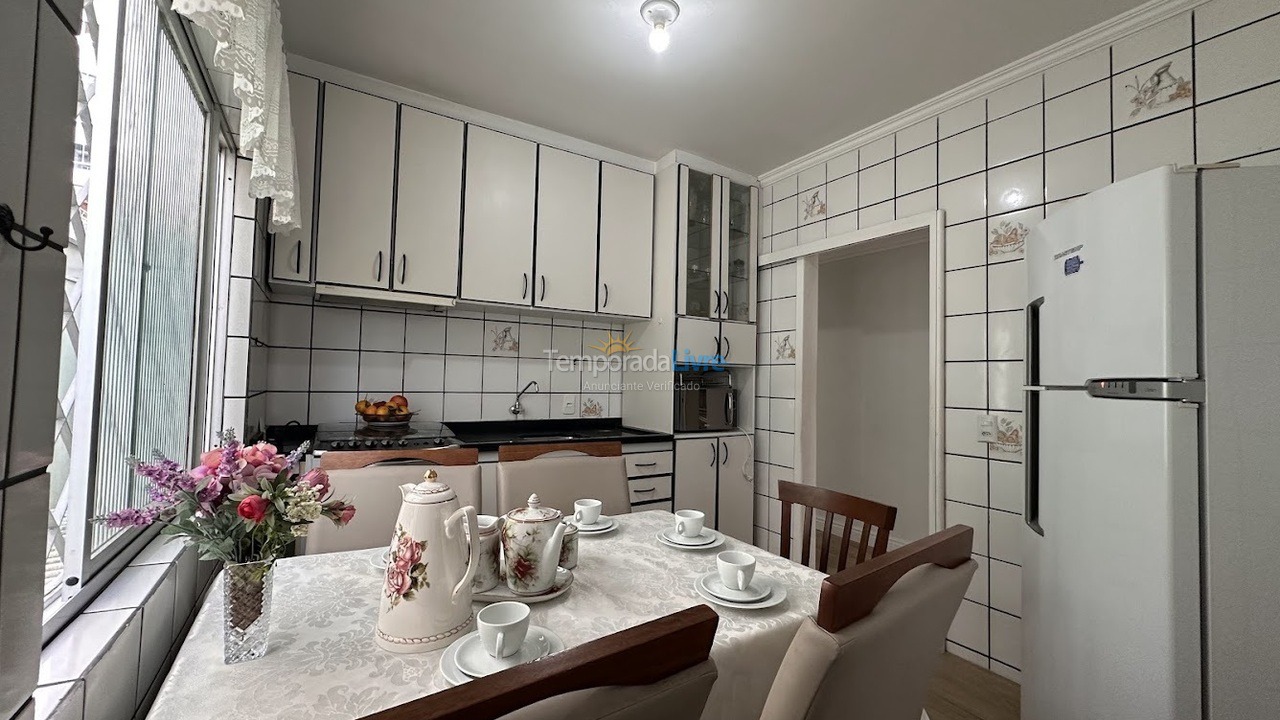 Apartamento para aluguel de temporada em Balneário Camboriú (Praia Central)