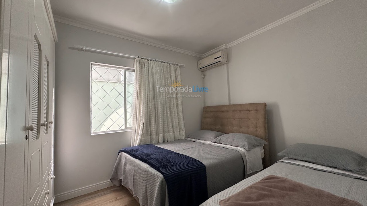 Apartamento para aluguel de temporada em Balneário Camboriú (Praia Central)