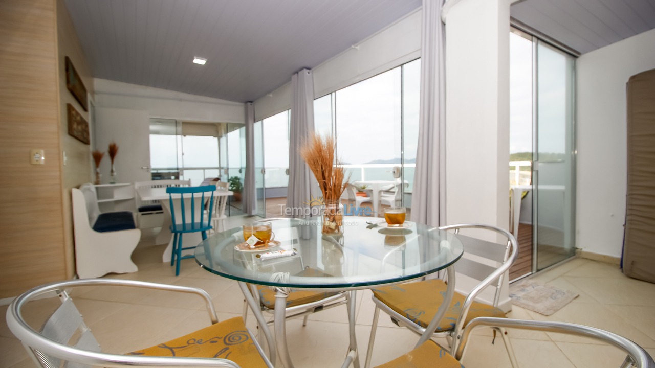 Apartamento para aluguel de temporada em Bombinhas (Praia de Quatro Ilhas)