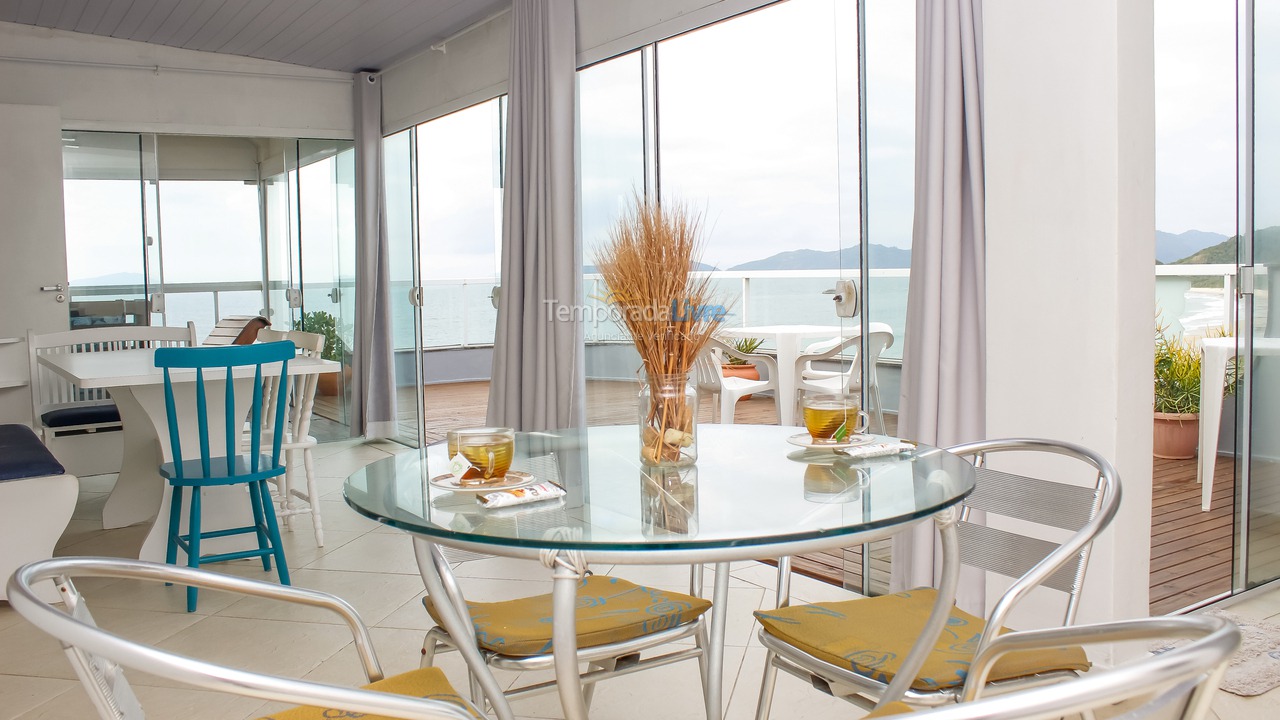 Apartamento para aluguel de temporada em Bombinhas (Praia de Quatro Ilhas)