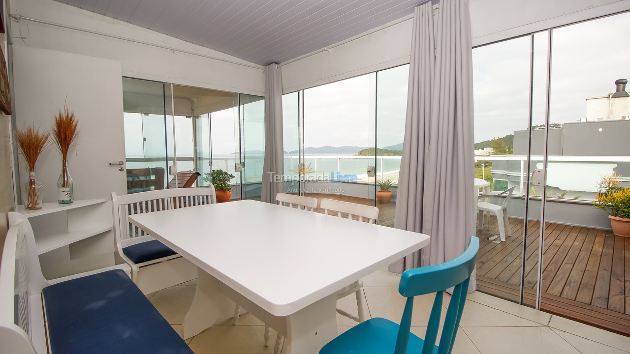 Apartamento para aluguel de temporada em Bombinhas (Praia de Quatro Ilhas)