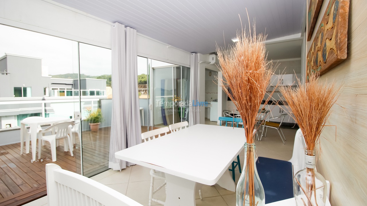 Apartamento para aluguel de temporada em Bombinhas (Praia de Quatro Ilhas)