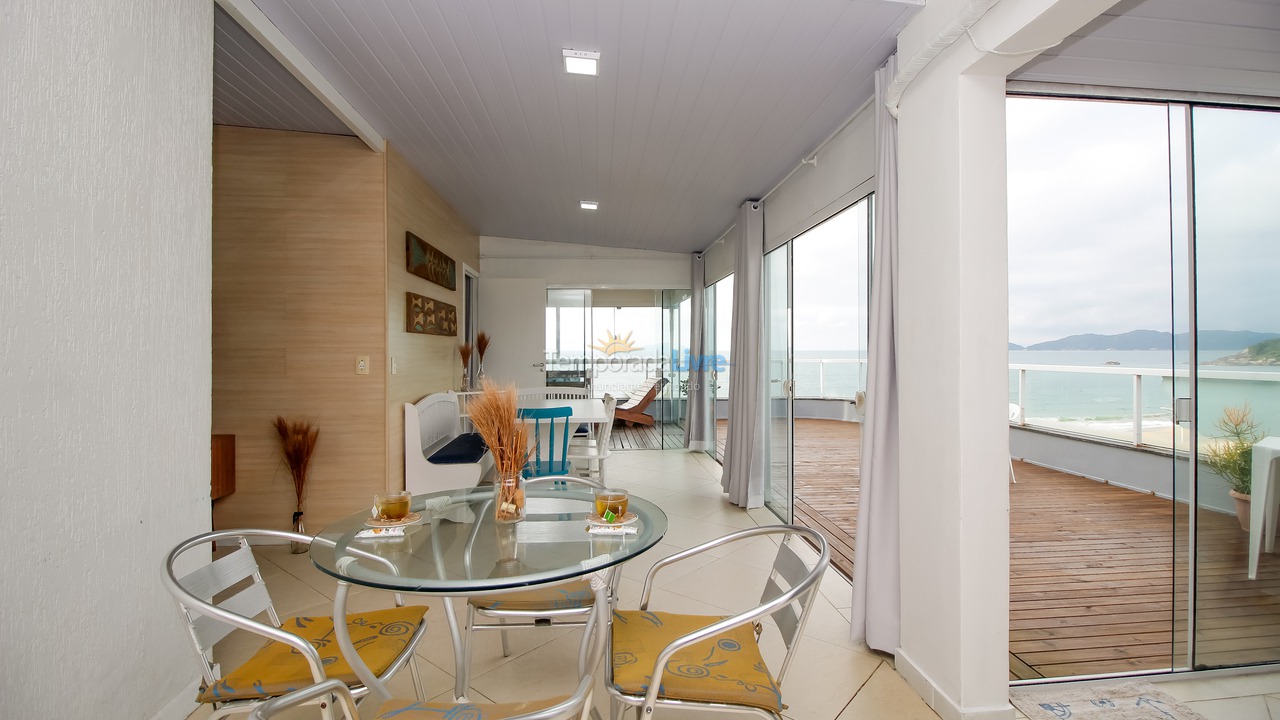 Apartamento para aluguel de temporada em Bombinhas (Praia de Quatro Ilhas)