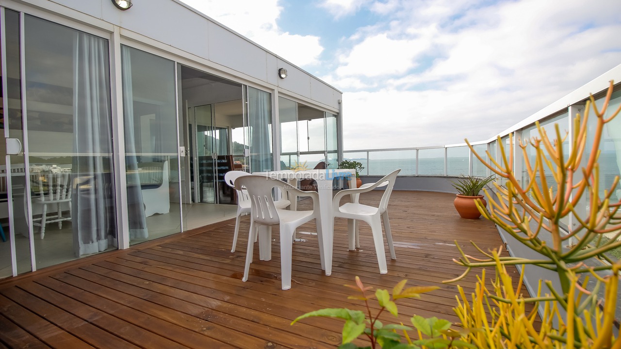 Apartamento para aluguel de temporada em Bombinhas (Praia de Quatro Ilhas)