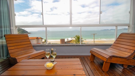 Apartamento frente mar com vista Incrível para a Praia de Quatro Ilhas