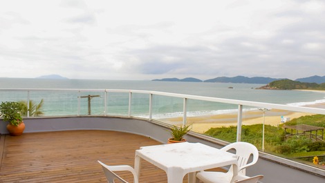Apartamento frente mar com vista Incrível para a Praia de Quatro Ilhas