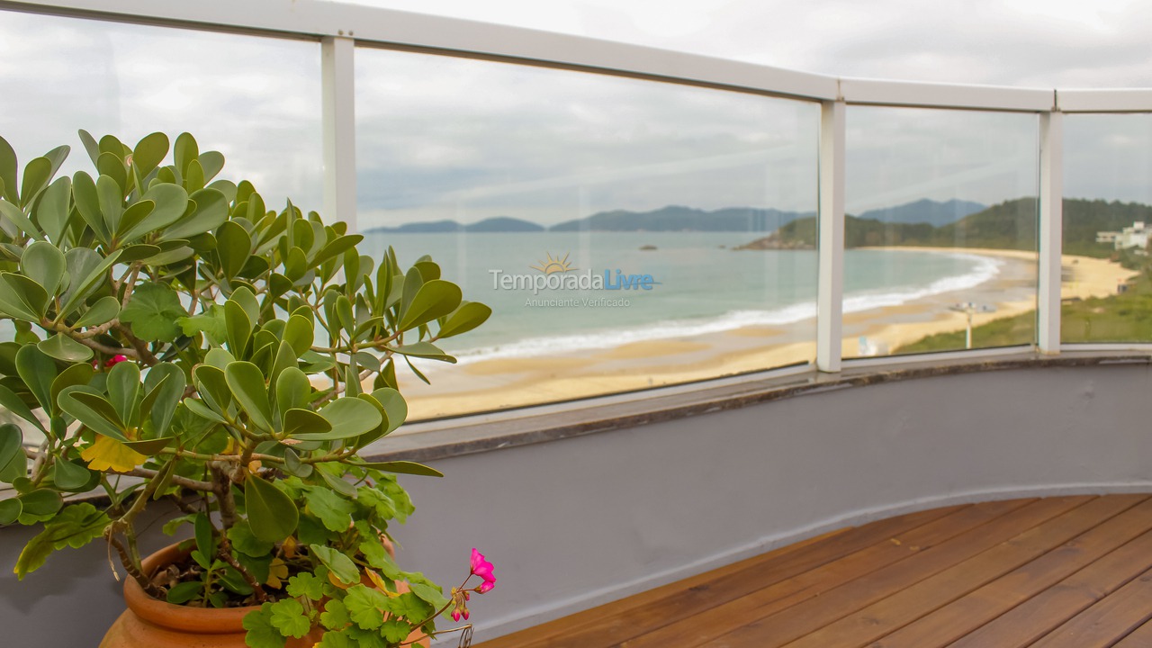 Apartamento para aluguel de temporada em Bombinhas (Praia de Quatro Ilhas)