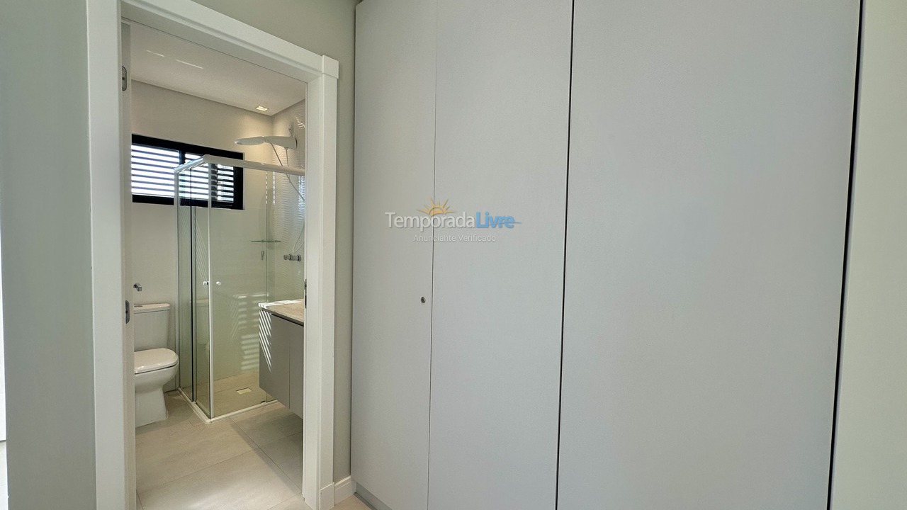 Apartment for vacation rental in Bombinhas (Mariscal)