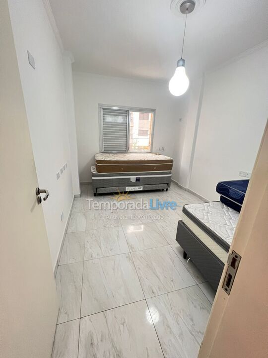 Apartamento para aluguel de temporada em Praia Grande (Canto do Forte)