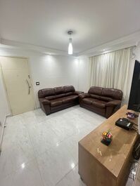 Praia Grande - Apartamento no canto do forte a 200 metros da Praia