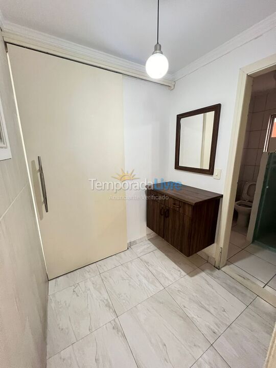 Apartamento para aluguel de temporada em Praia Grande (Canto do Forte)