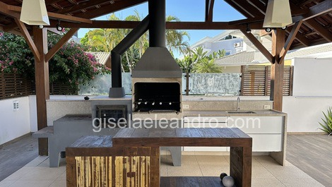 Encantadora casa con 5 suites, a 100 m del mar en Jurere En