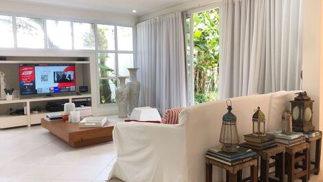 Baleia Beach House - Rental