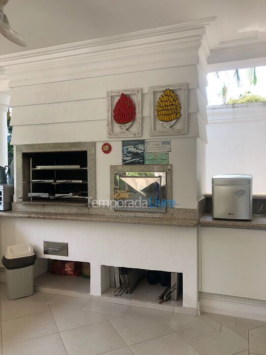 House for vacation rental in São Sebastião (Praia da Baleia)