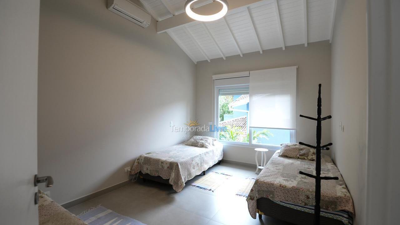 House for vacation rental in São Sebastião (Praia da Baleia)