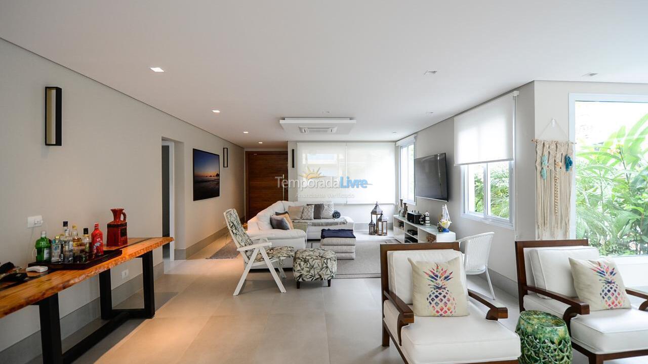 House for vacation rental in São Sebastião (Praia da Baleia)