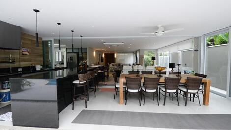 Your Paradise on Baleia Beach