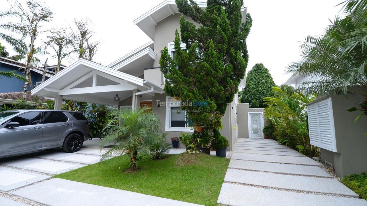 House for vacation rental in São Sebastião (Praia da Baleia)