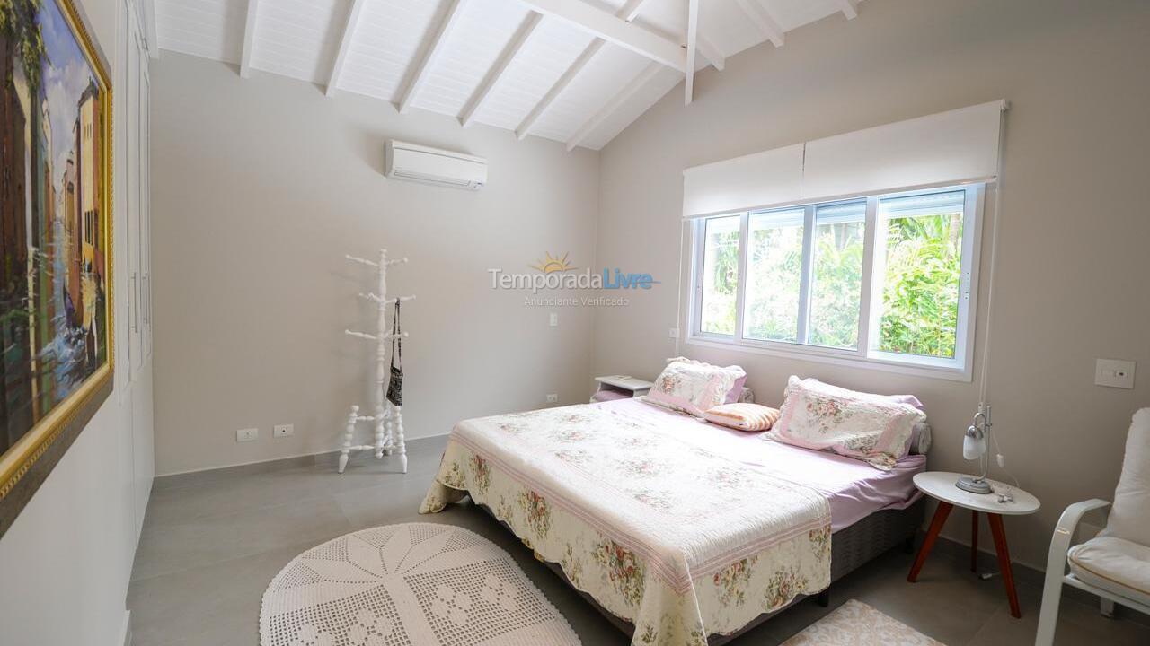 House for vacation rental in São Sebastião (Praia da Baleia)