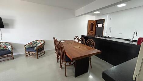 Apartamento de 3 habitaciones, vista al mar, 2 plazas de parking.