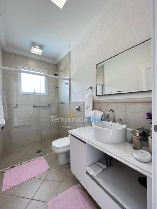 Casa para alquiler de vacaciones em São Sebastião (Praia da Baleia)