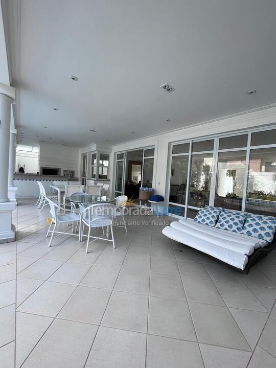 Casa para alquiler de vacaciones em São Sebastião (Praia da Baleia)