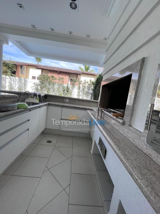 Casa para alquiler de vacaciones em São Sebastião (Praia da Baleia)