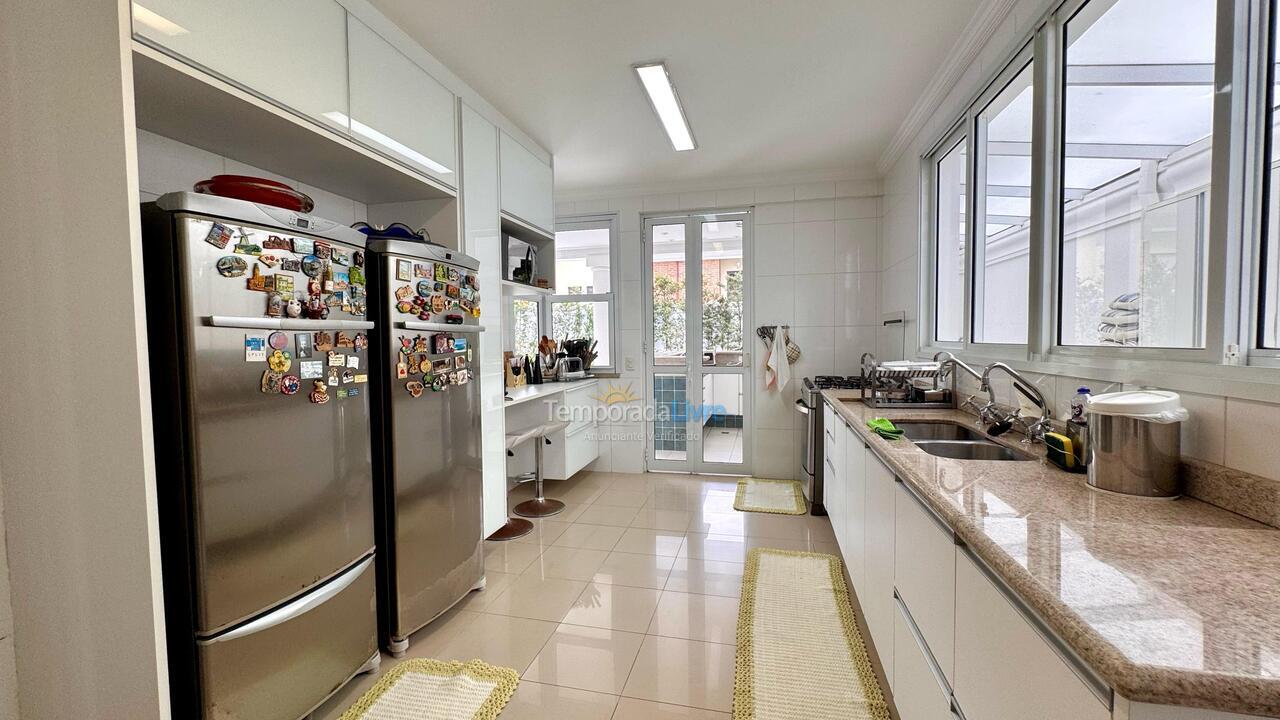 Casa para alquiler de vacaciones em São Sebastião (Praia da Baleia)