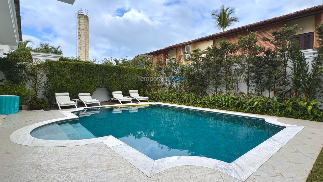 Casa para alquiler de vacaciones em São Sebastião (Praia da Baleia)