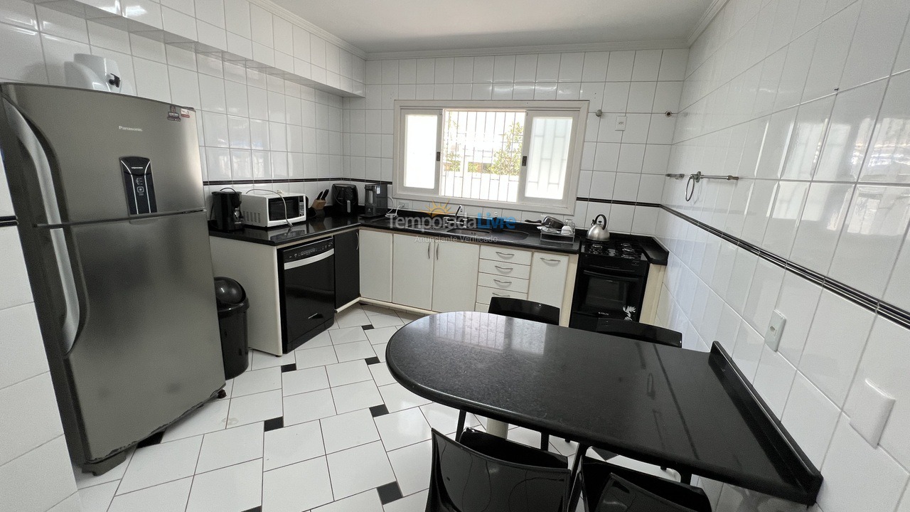 Casa para aluguel de temporada em Florianopolis (Jurerê Internacional)