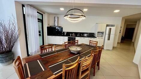 Apartamento de 3 suites en el Condominio Reserva DNA - Ubatuba - SP