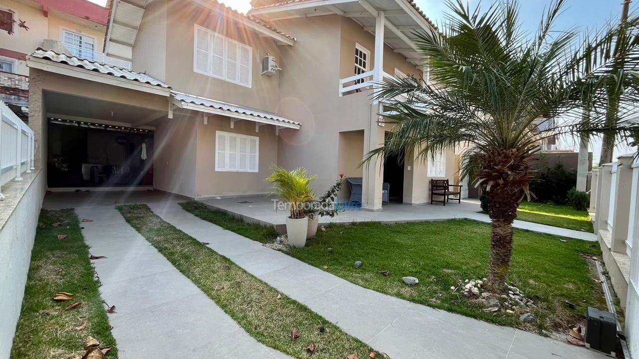 House for vacation rental in Bombinhas (Praia de Bombas)